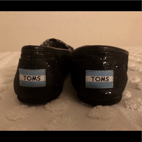 LIKE NEW TOMS | Black Glittered Toms Slip-on Shoes - Picture 5 of 6